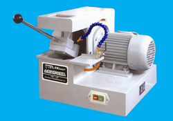 Q-2�ͽ���ԇ���и�C